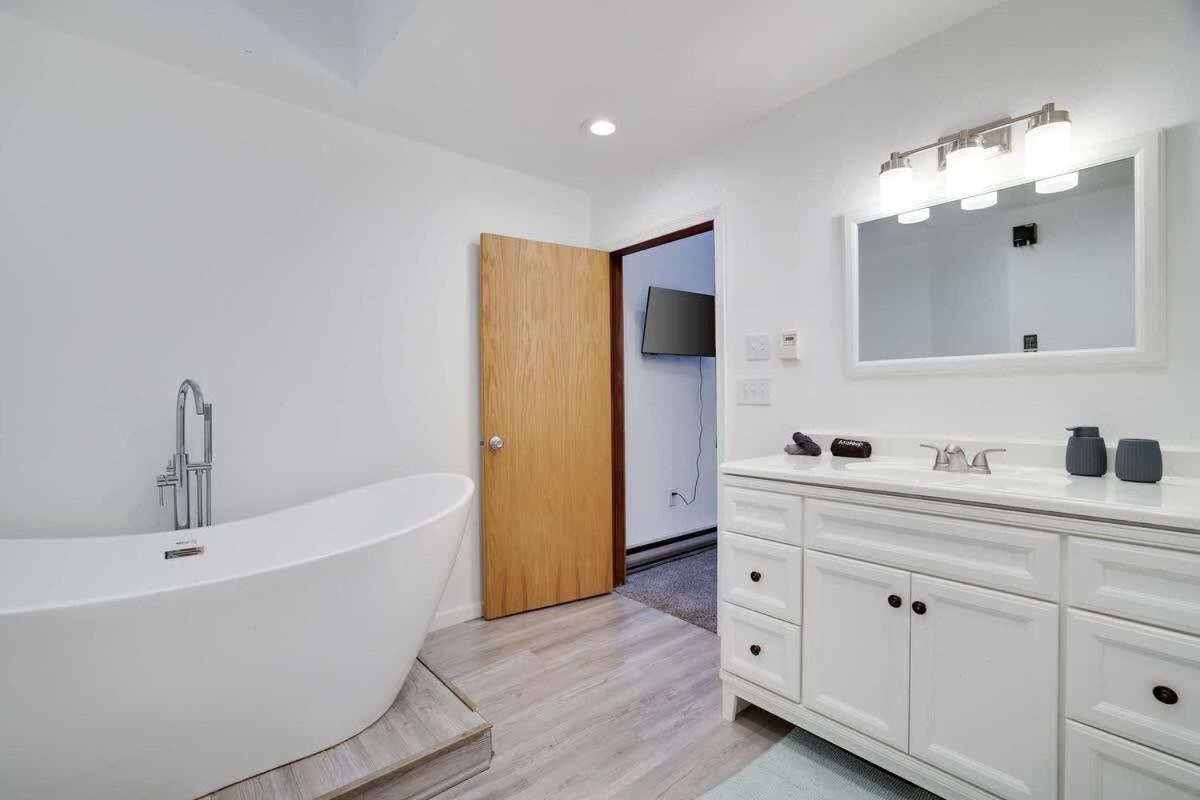 Relax In Blakeslee - Spacious 5Br Home With Bbq Buitenkant foto